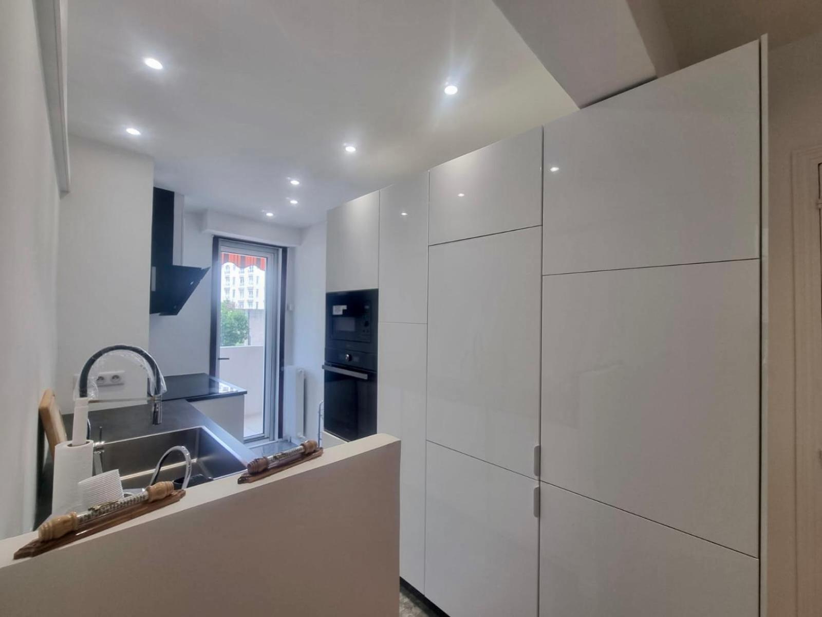 Velasquez A Apartment *