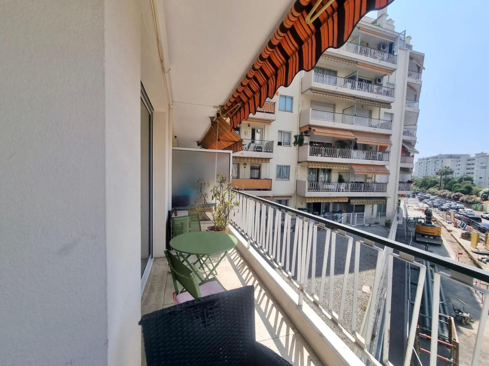 Velasquez A Apartment